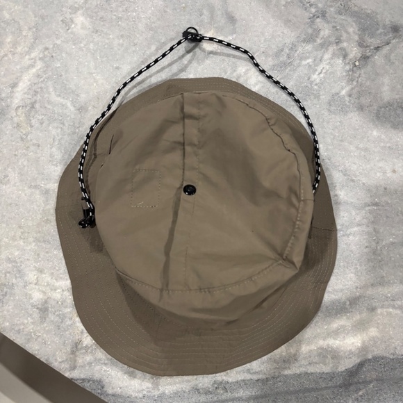 BUCKET HAT - Picture 9 of 11